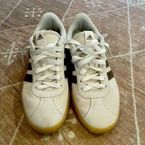 Adidas Court Sneakers 7.5